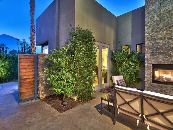 Golf Course View Six Bedroom Vacation Home in Palm Springs