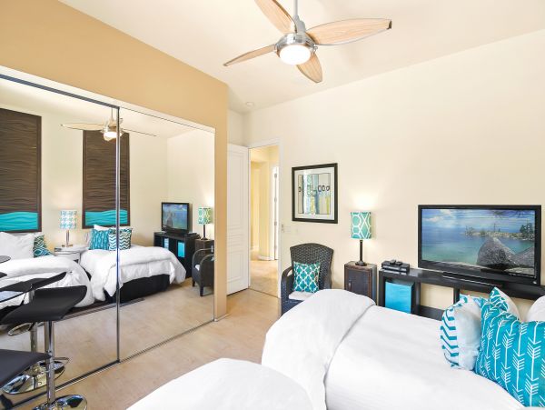 Golf Course View Six Bedroom Vacation Home in Palm Springs