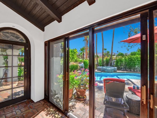 Palm Springs Home 991820