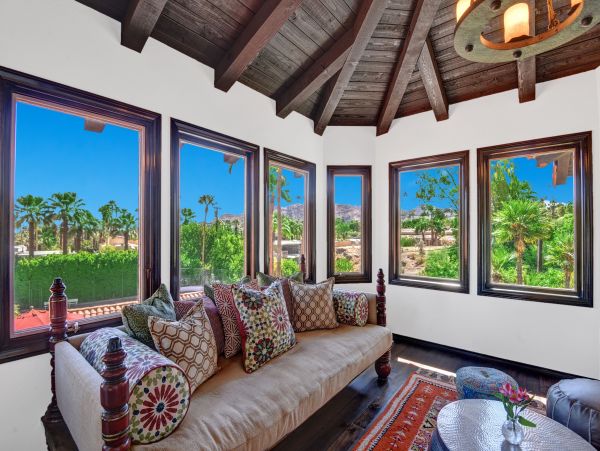 Palm Springs Home 991820