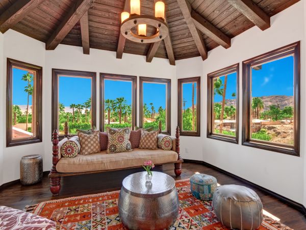 Palm Springs Home 991820