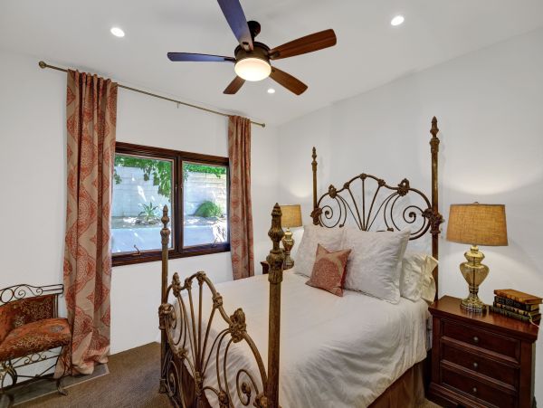 Palm Springs Home 991820