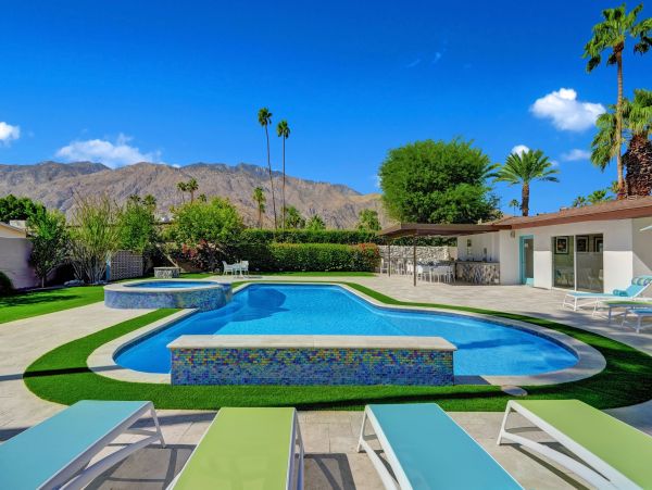 Palm Springs Home 991821