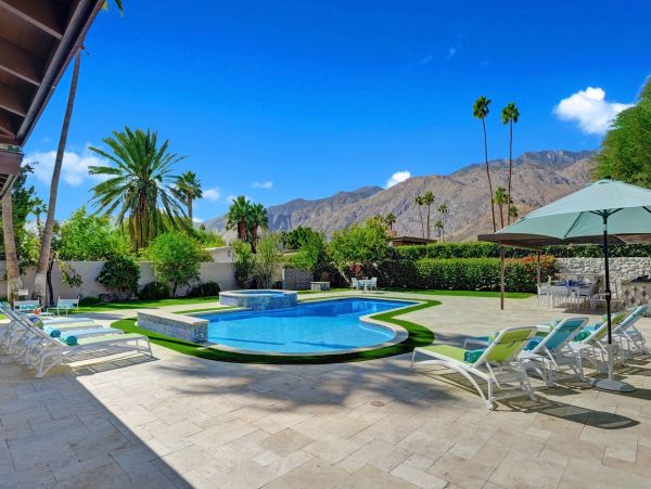 Palm Springs Home 991821