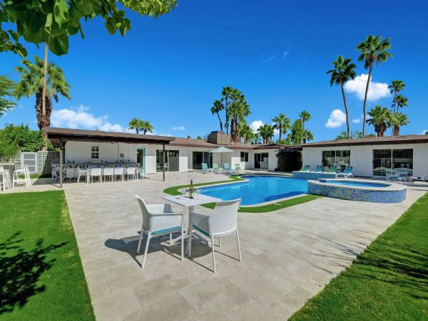 Palm Springs Home 991821