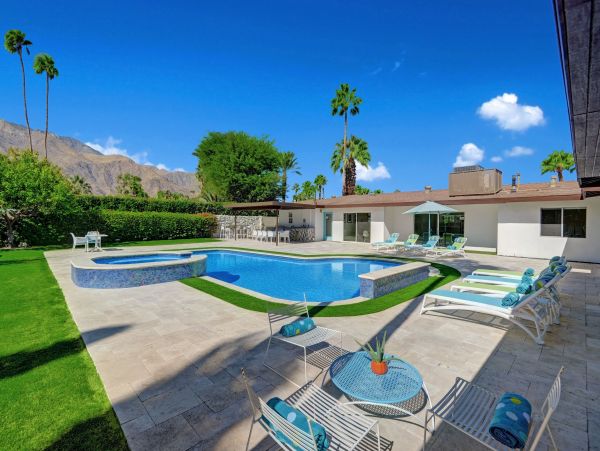 Palm Springs Home 991821