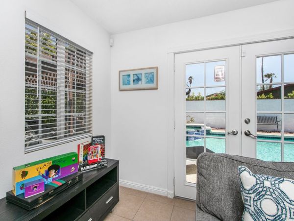 Six Bedroom Palm Springs Pool Vacation Home Sleeps 12