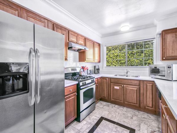 Six Bedroom Palm Springs Pool Vacation Home Sleeps 12