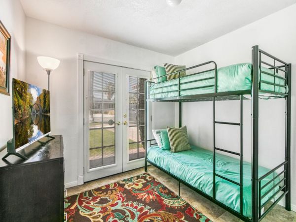 Six Bedroom Palm Springs Pool Vacation Home Sleeps 12