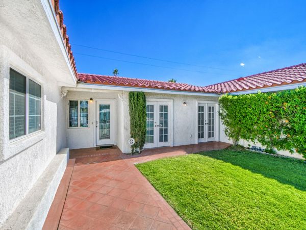 Six Bedroom Palm Springs Pool Vacation Home Sleeps 12