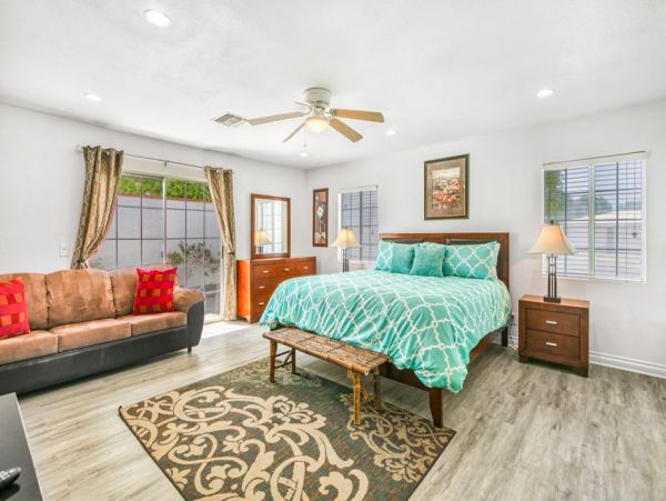 Six Bedroom Palm Springs Pool Vacation Home Sleeps 12