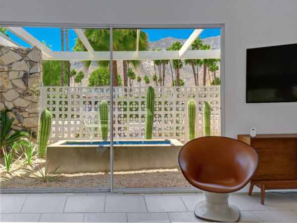 Palm Springs Home 991824