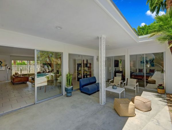 Palm Springs Home 991824