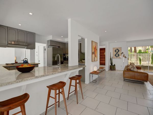 Palm Springs Home 991824