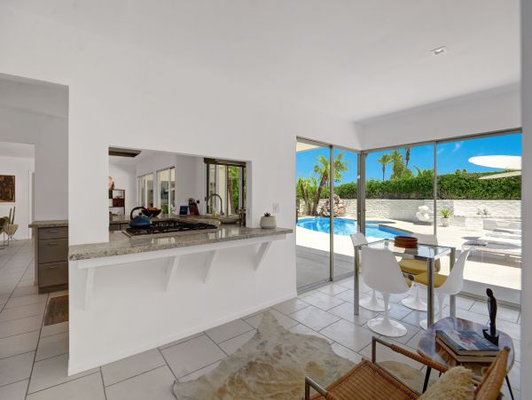 Palm Springs Home 991824