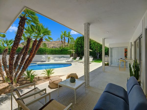Palm Springs Home 991824