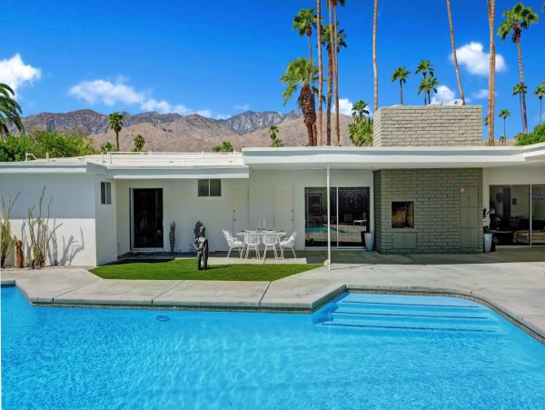 Palm Springs Home 991825