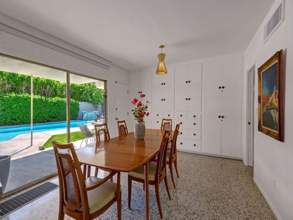 Palm Springs Home 991825