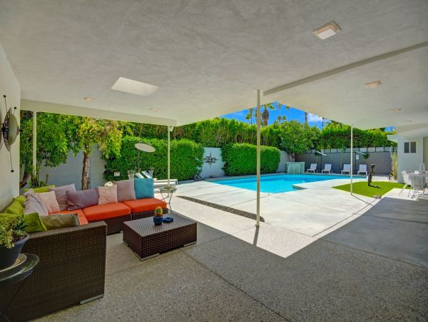Palm Springs Home 991825