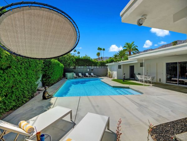 Palm Springs Home 991825