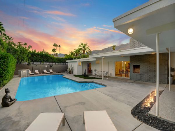 Palm Springs Home 991825