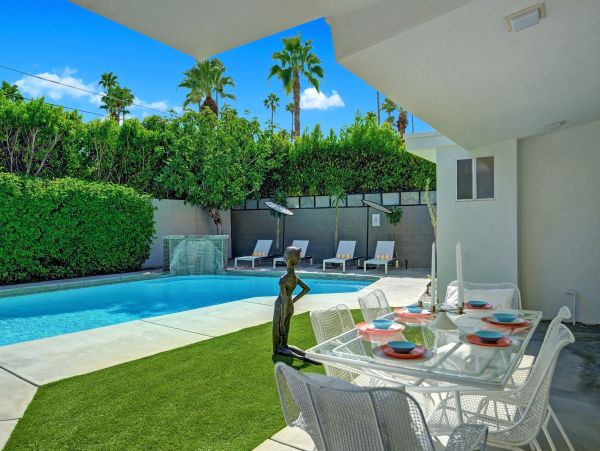 Palm Springs Home 991825