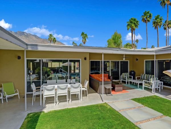 Palm Springs Home 991826