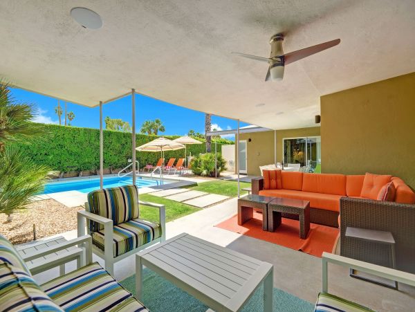 Palm Springs Home 991826