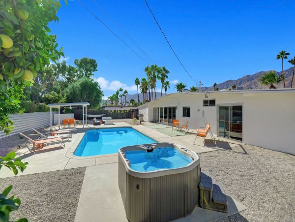 Palm Springs Home 991828
