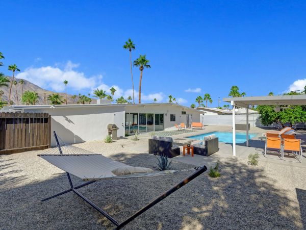 Palm Springs Home 991828