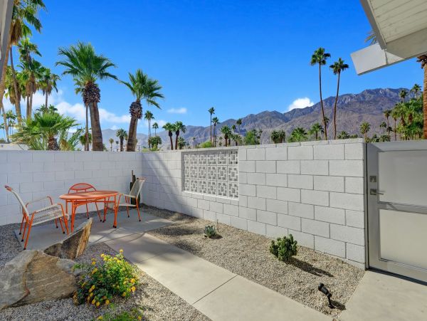 Palm Springs Home 991828