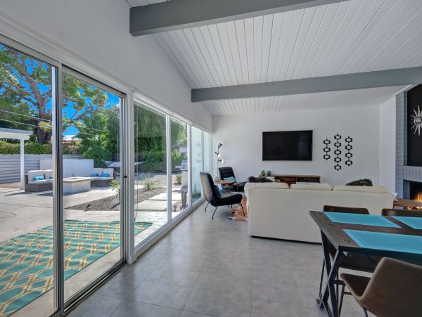 Palm Springs Home 991828