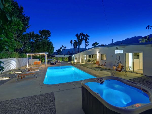 Palm Springs Home 991828