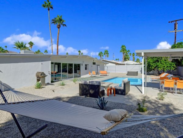 Palm Springs Home 991828