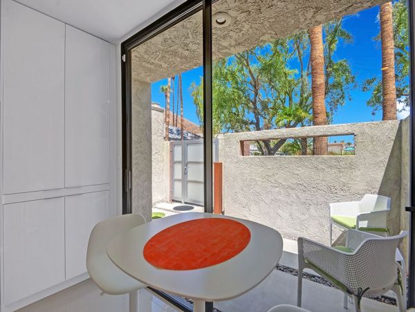 Palm Springs Home 991829