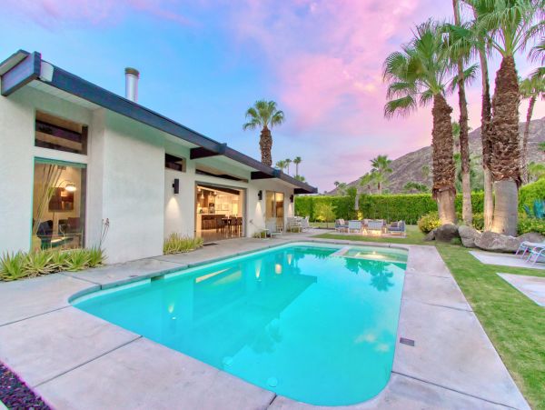 Palm Springs Home 991833