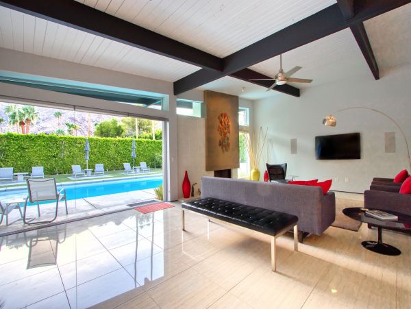 Palm Springs Home 991833