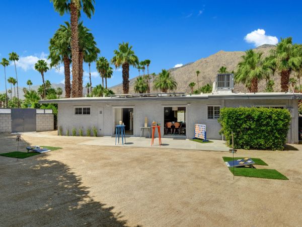 Palm Springs Home 991835