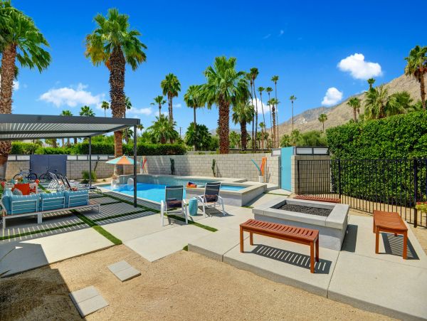 Palm Springs Home 991835