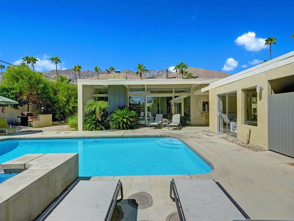 Four Bedroom Designer Home In Palms Springs