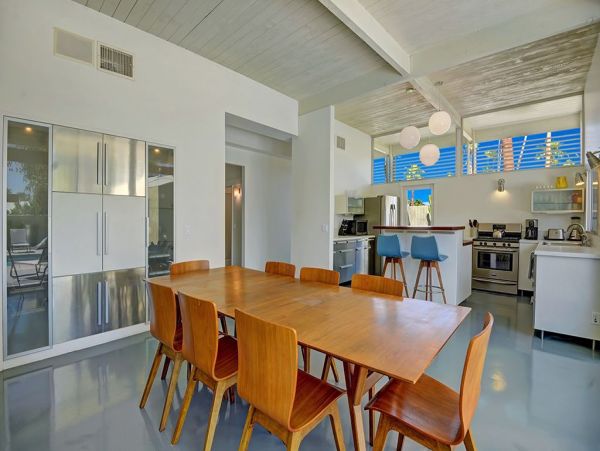 Four Bedroom Designer Home In Palms Springs