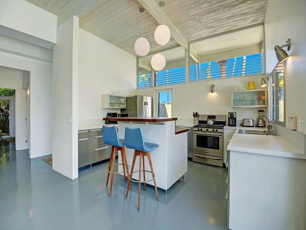 Four Bedroom Designer Home In Palms Springs