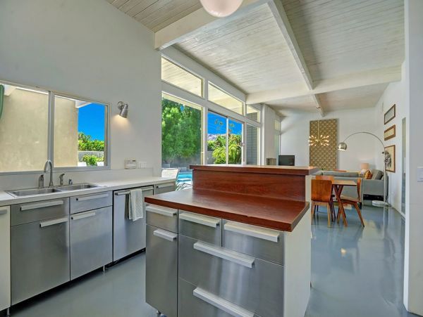 Four Bedroom Designer Home In Palms Springs