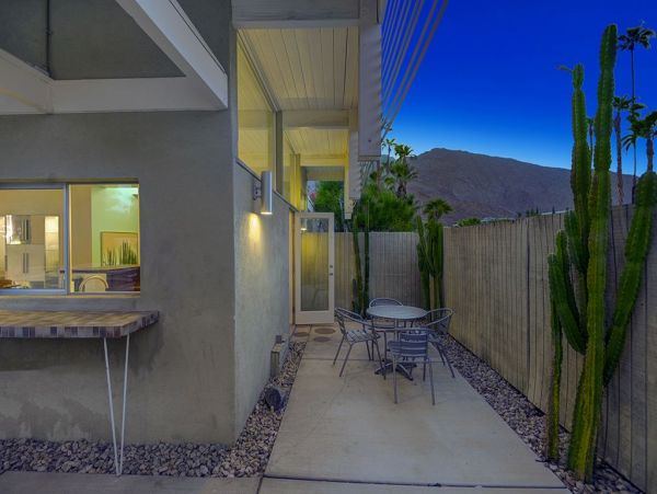 Four Bedroom Designer Home In Palms Springs