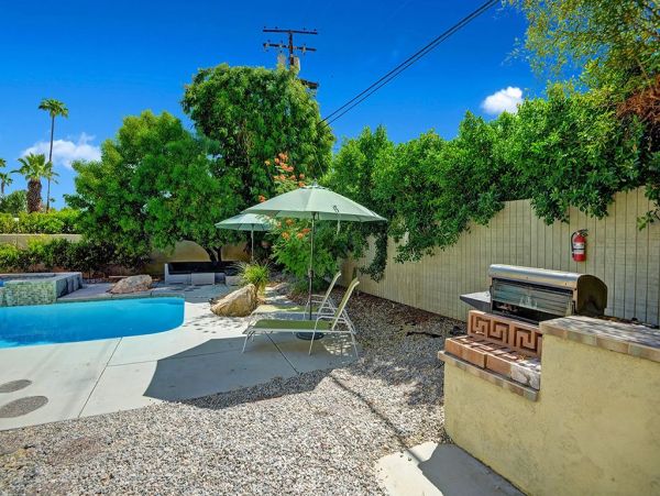 Four Bedroom Designer Home In Palms Springs