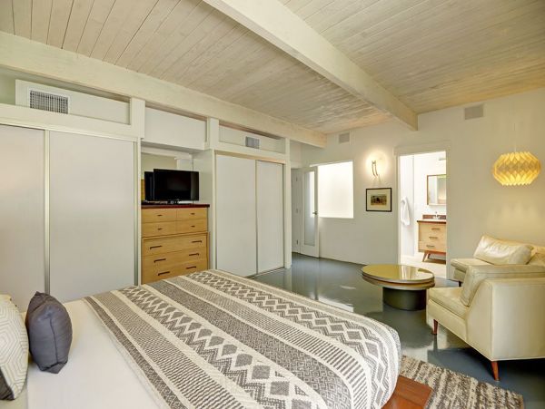 Four Bedroom Designer Home In Palms Springs