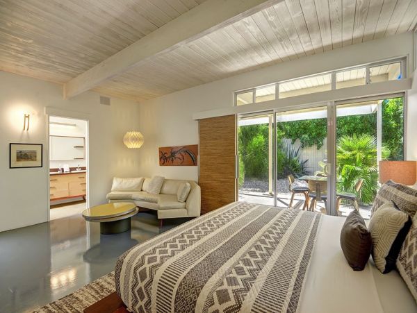 Four Bedroom Designer Home In Palms Springs