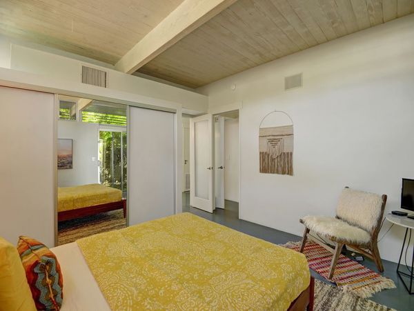 Four Bedroom Designer Home In Palms Springs
