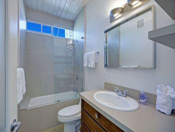Four Bedroom Designer Home In Palms Springs