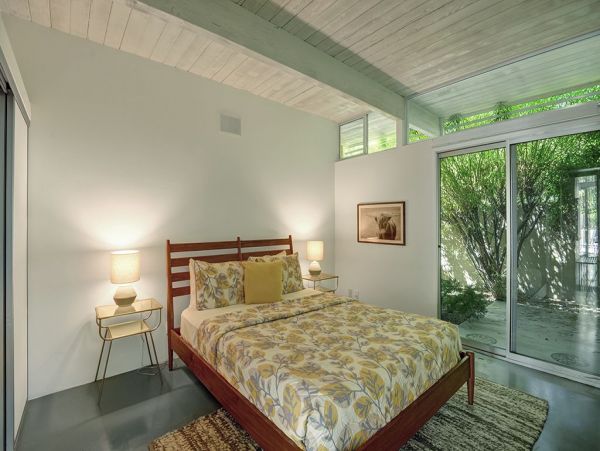 Four Bedroom Designer Home In Palms Springs